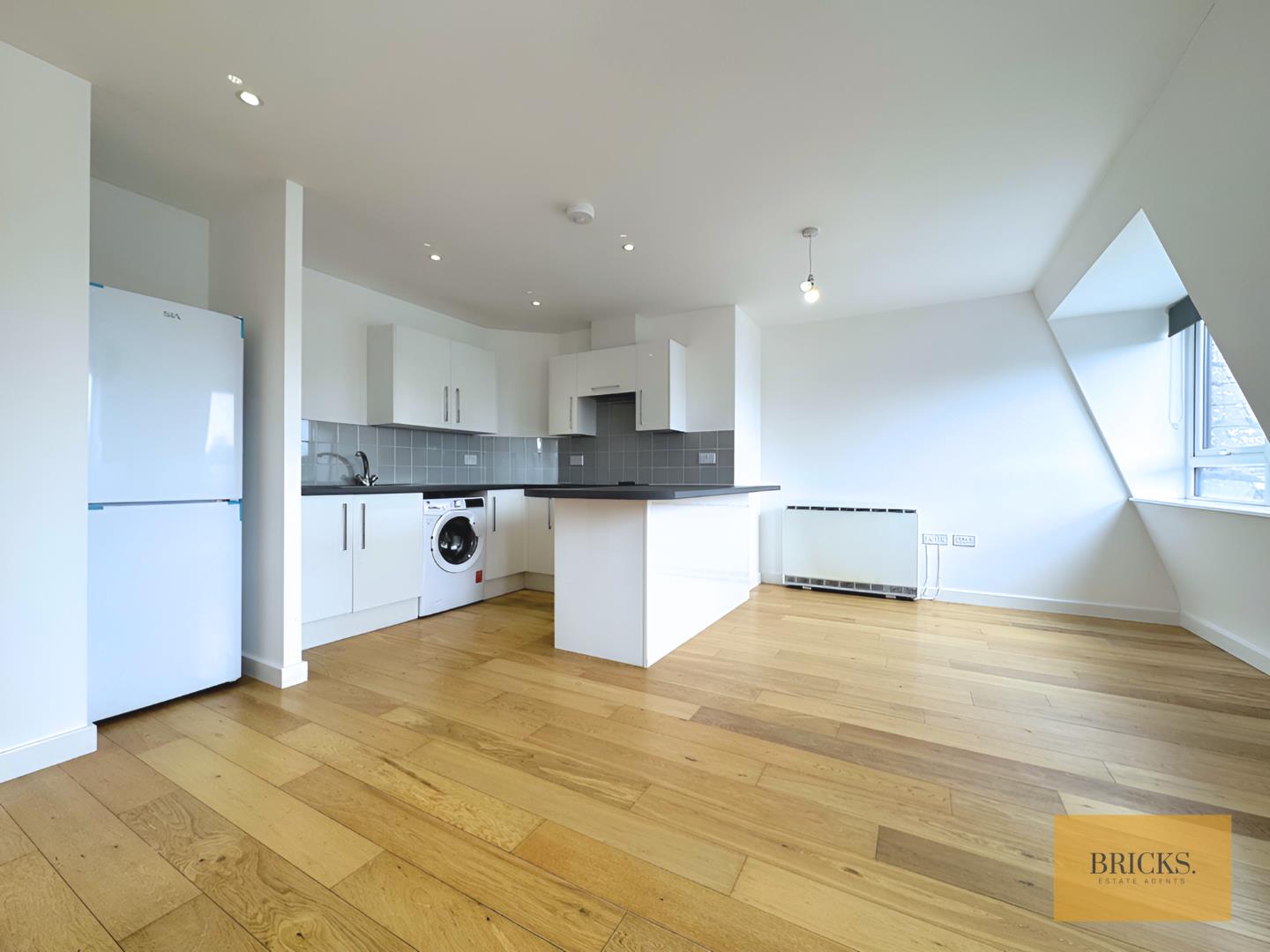 fzjr5KgkFEqH6f02yb6pug